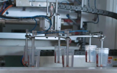 Machine de moulage par injection entièrement automatique à haute vitesse