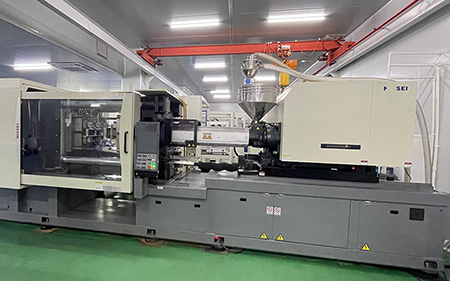 Machine de moulage par injection à grande vitesse entièrement automatique